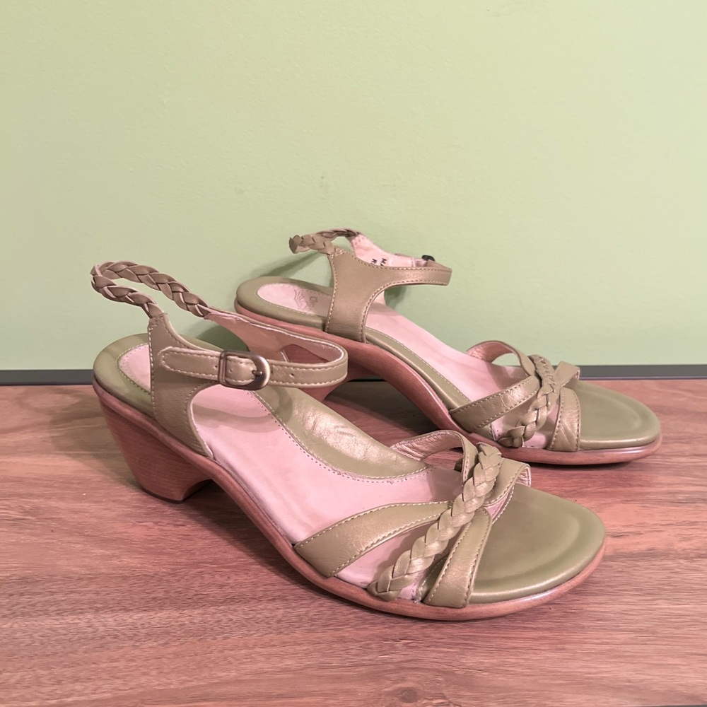 Dansko Green Braided Sandals 39 US 8.5-9 Cone Heel Boho Comfort Shoes
